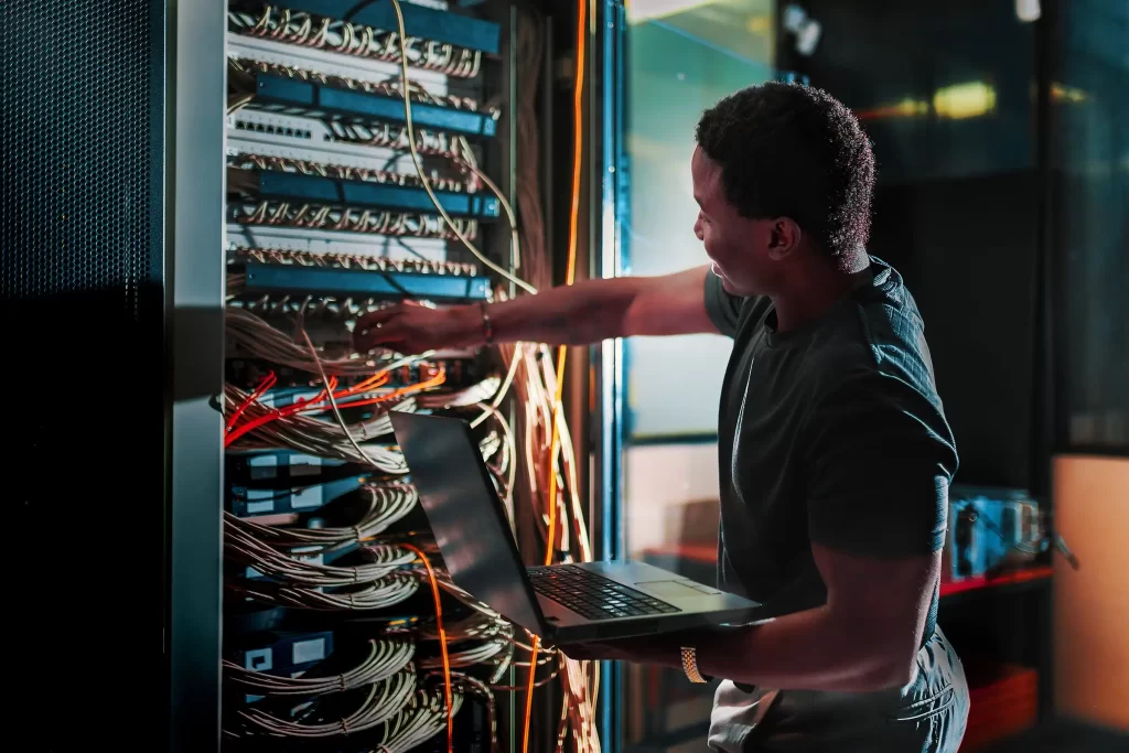 server_room_data_center_engineer_technician_system_administration_test_repair_fix_by_nimis69_gettyimages-953537948_2400x1600-100802377-orig-1.jpg